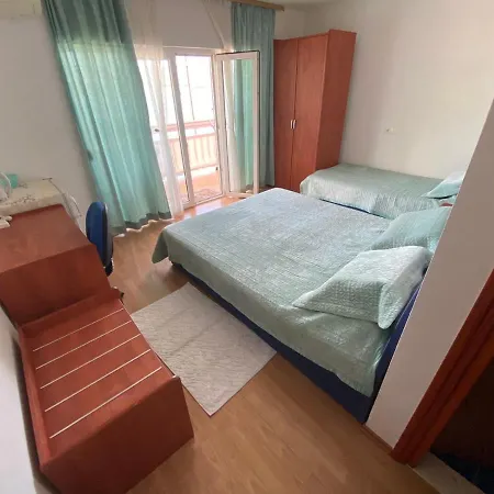 アパートホテル Lilac トロギール