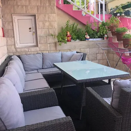 Lilac Apart Otel Trogir