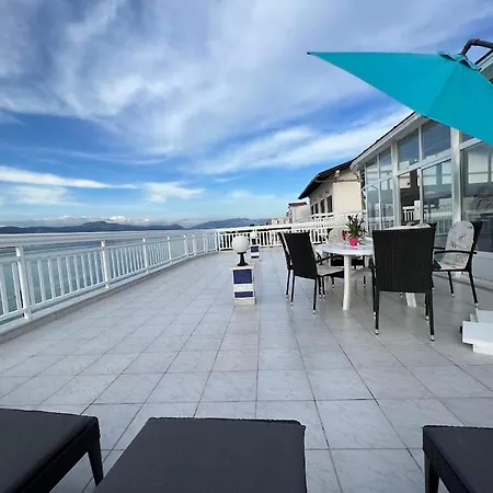 アパートホテル Lilac 3*