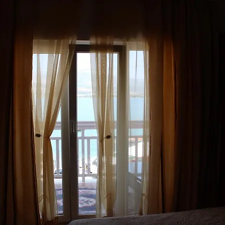 アパートホテル Lilac トロギール