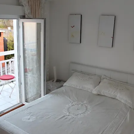 アパートホテル Lilac トロギール